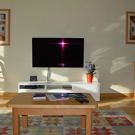 Apartment Luxury 2-bed With Huge Pool -