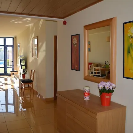Luxury 2-bed With Huge Pool -