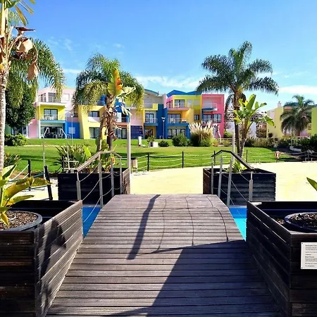 Luxury 2-bed With Huge Pool - Albufeira